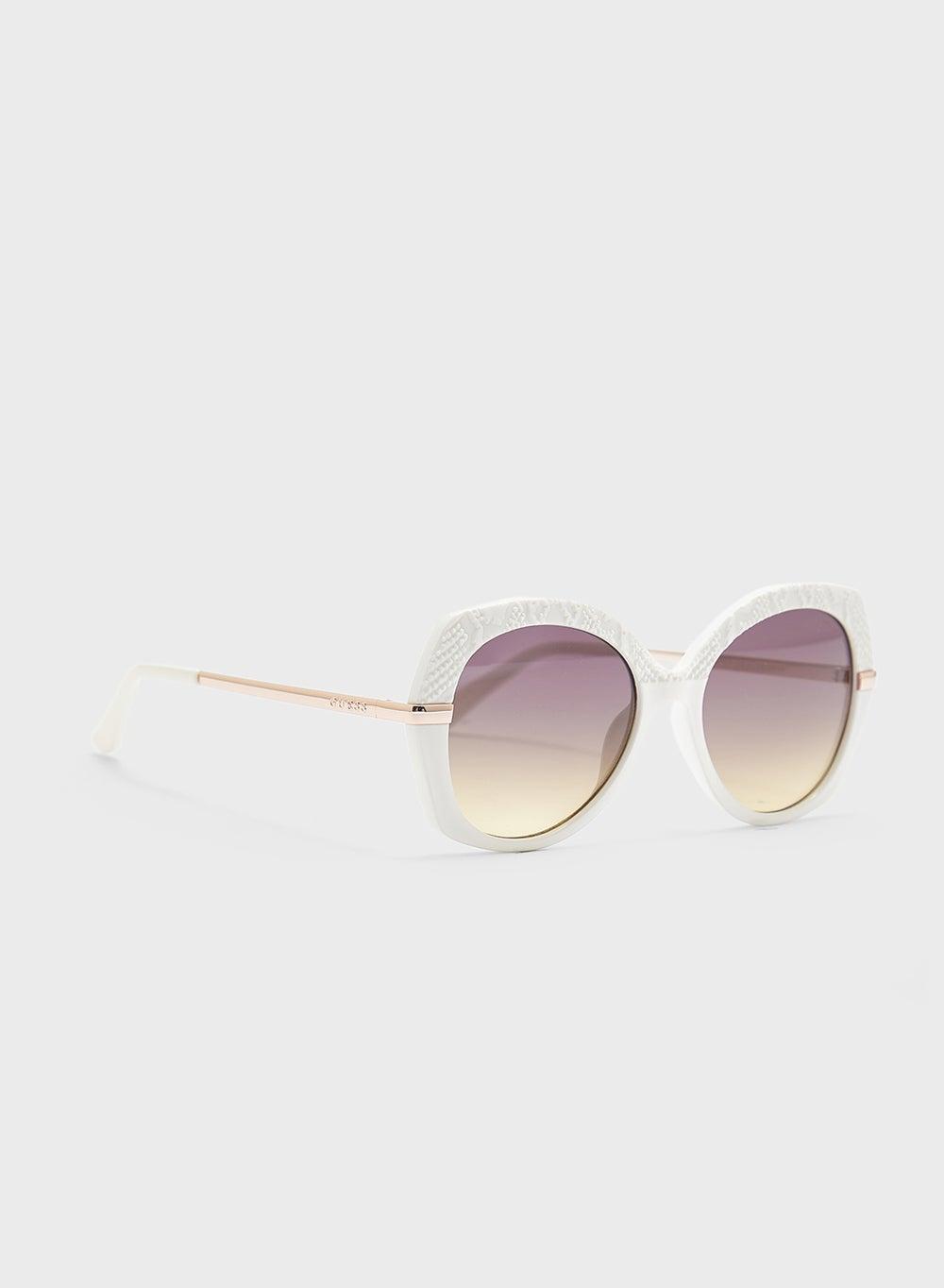 GUESS GU0021521B55: Timeless Cat Eye Sunglasses for Women - Image 1