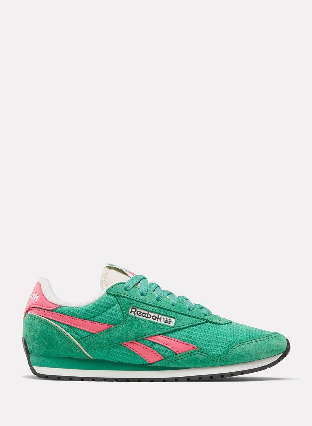 Classic Az Upgrade Green Lifestyle Low-Top Sneakers - Image 1