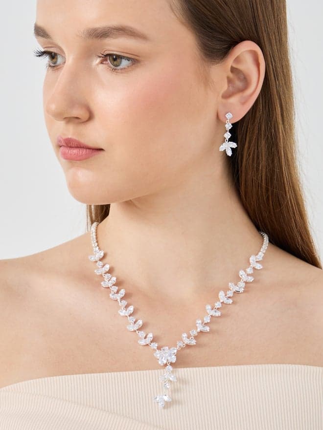 Styli Elegance Embellished Necklace & Earrings Set - Image 1