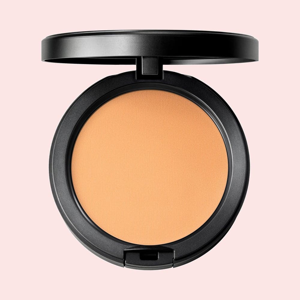Studio Fix Blur Matte Foundation - NC25 - Image 1