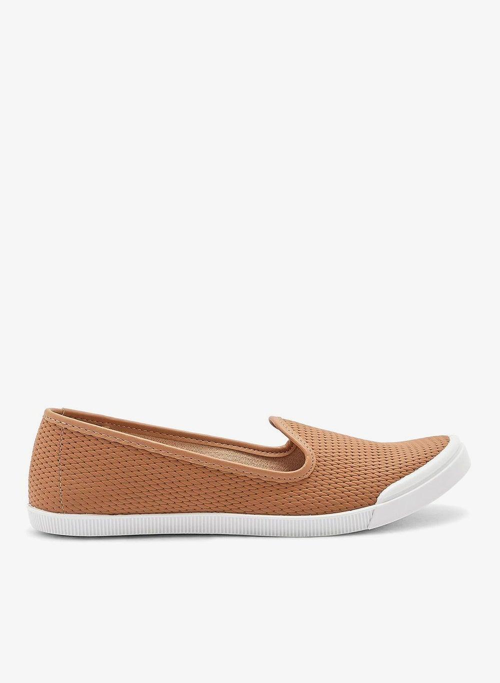 Elegant Nude Slip-Ons for Women – Light as Air & Trend-Setting - Image 1