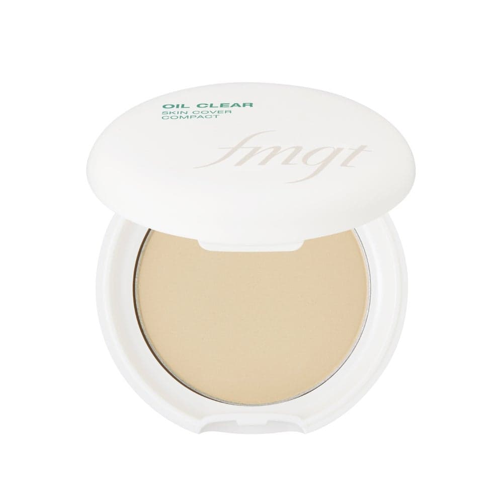 Luxurious Oil Clear Skin Cover Compact 203 - Flawless Matte Finish - Image 1