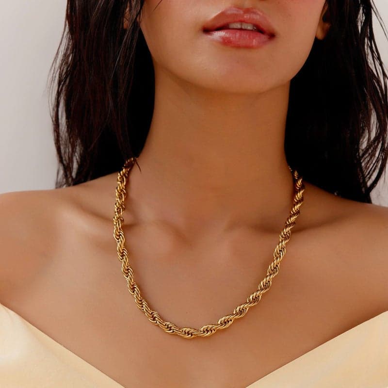 Noya Meghan 18K Gold-Plated Interlock Necklace - Elegance Unlocked - Image 1