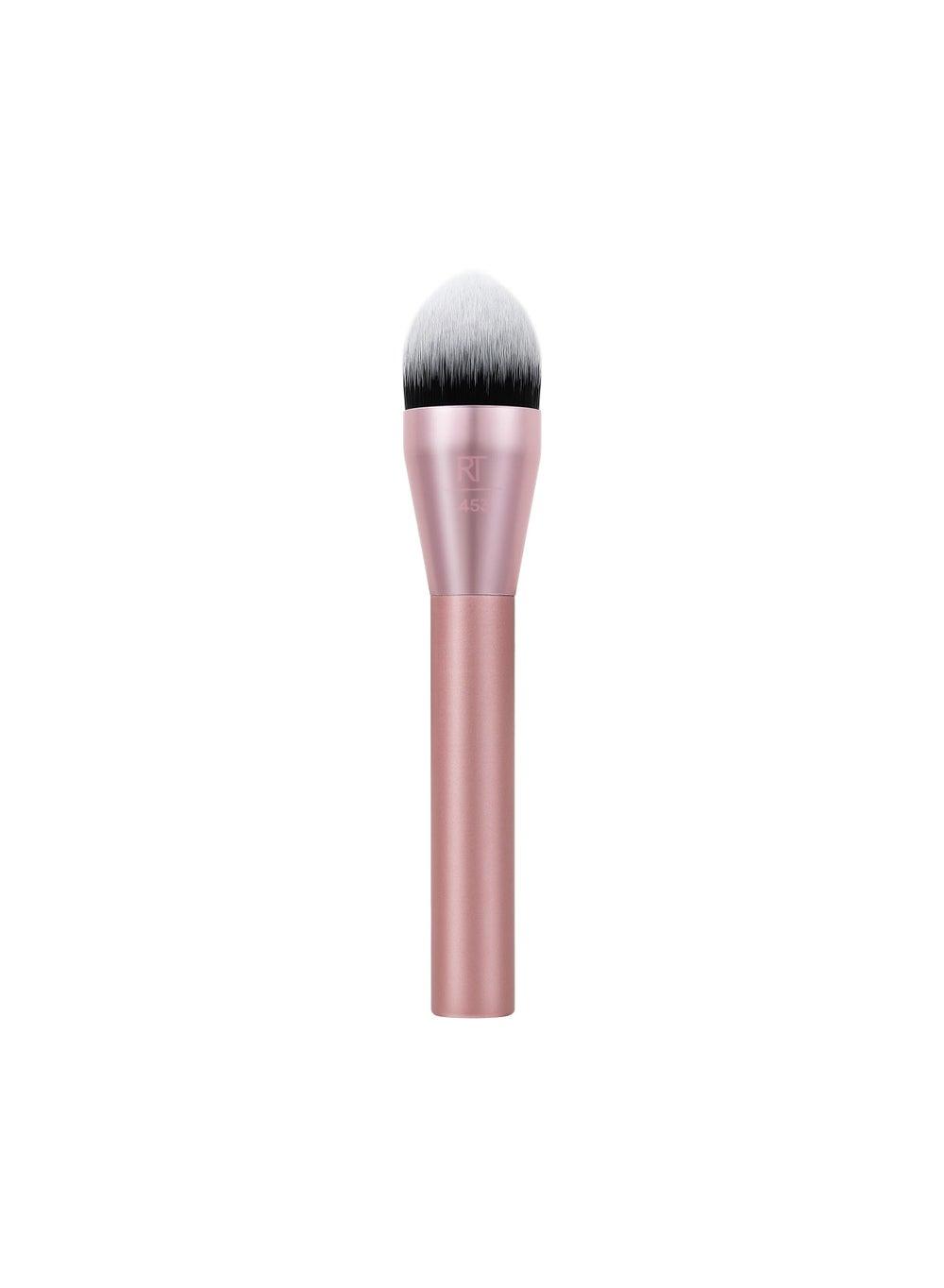 Luxe Precision 453 Blush Brush for Vibrant Cheekbones - Image 1