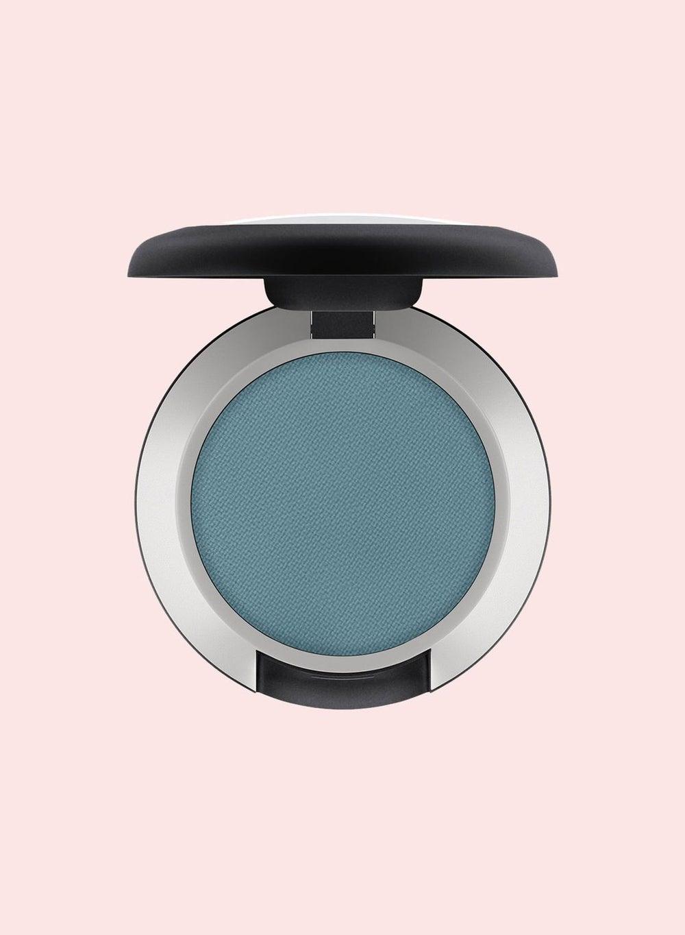 PWD KISS Velvet Matte ES-GOO Soft Eye Shadow 1.5GM/.05OZ - Image 1