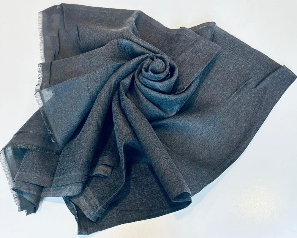 MIZALLE Elegant Logo Shawl - A Touch of Sophistication - Image 1