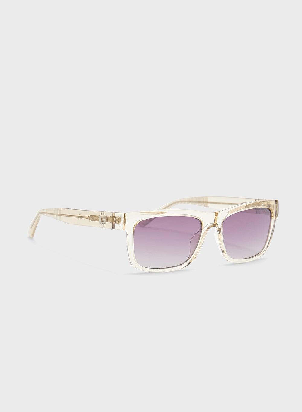 GUESS Gu0022157Z57: Sleek Wayfarers for the Modern Man - Image 1