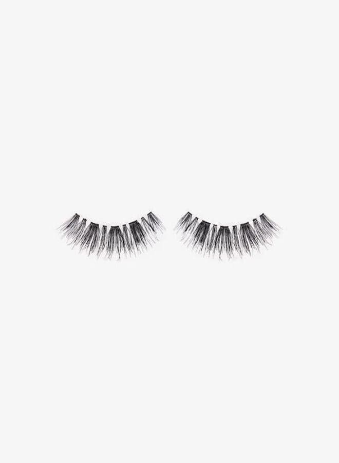 Chelsea Lash: Luxurious Volume & Definition - Image 1