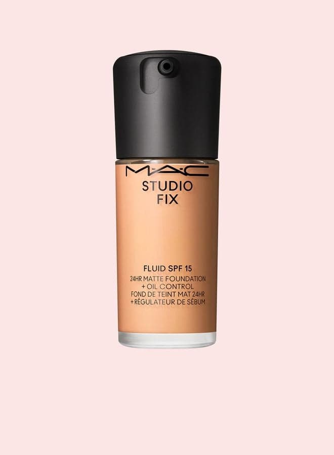 Studio Fix 24HR Matte Foundation SPF 15 - NW18 - Image 1