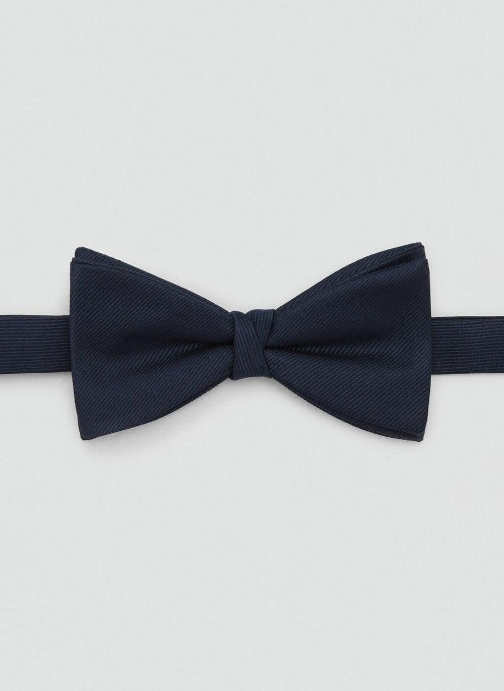 Mango Man Bow Tie Basica - Elegance for Every Occasion - Image 1