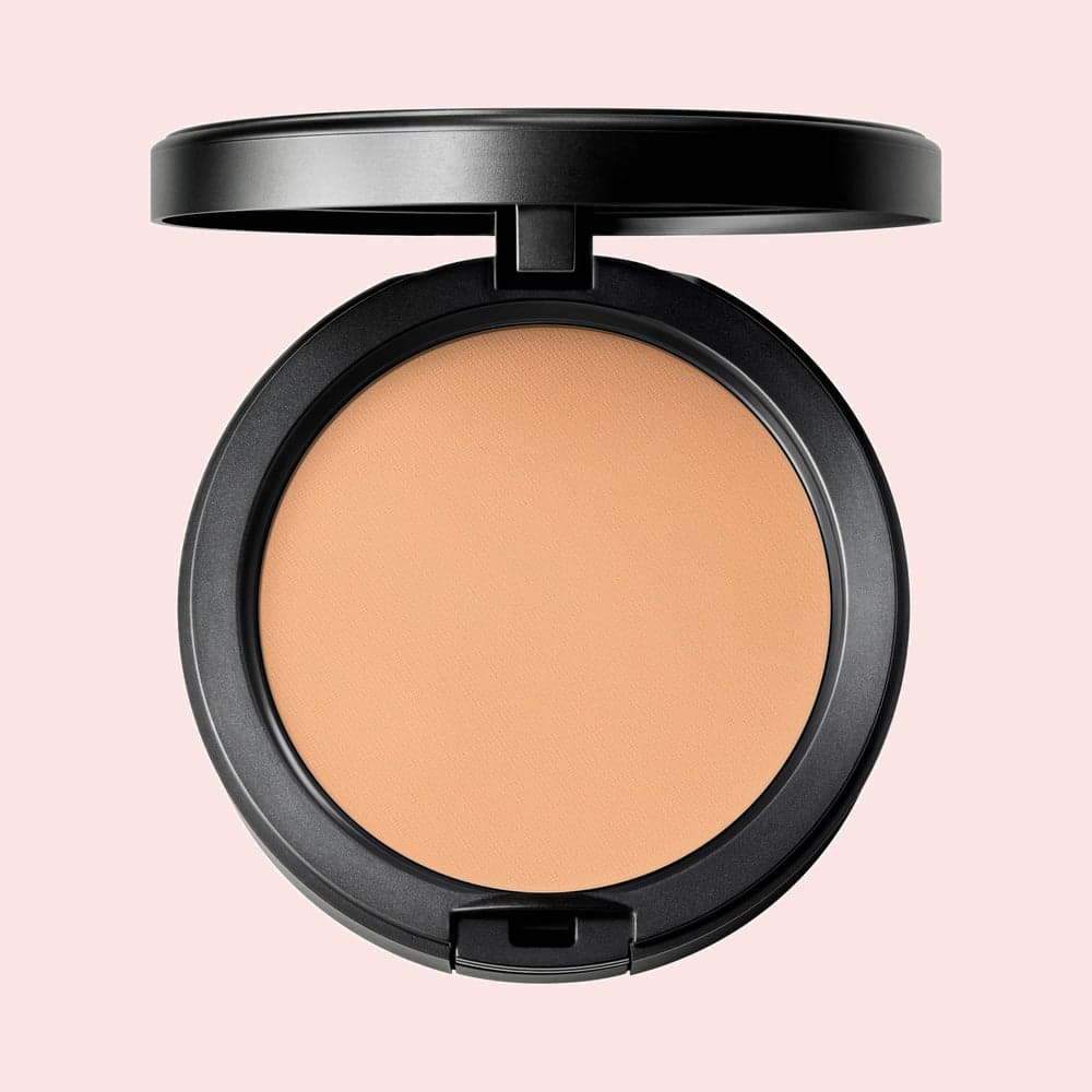 Flawless Finish Studio Fix Foundation NW20 - Powder Plus - Image 1