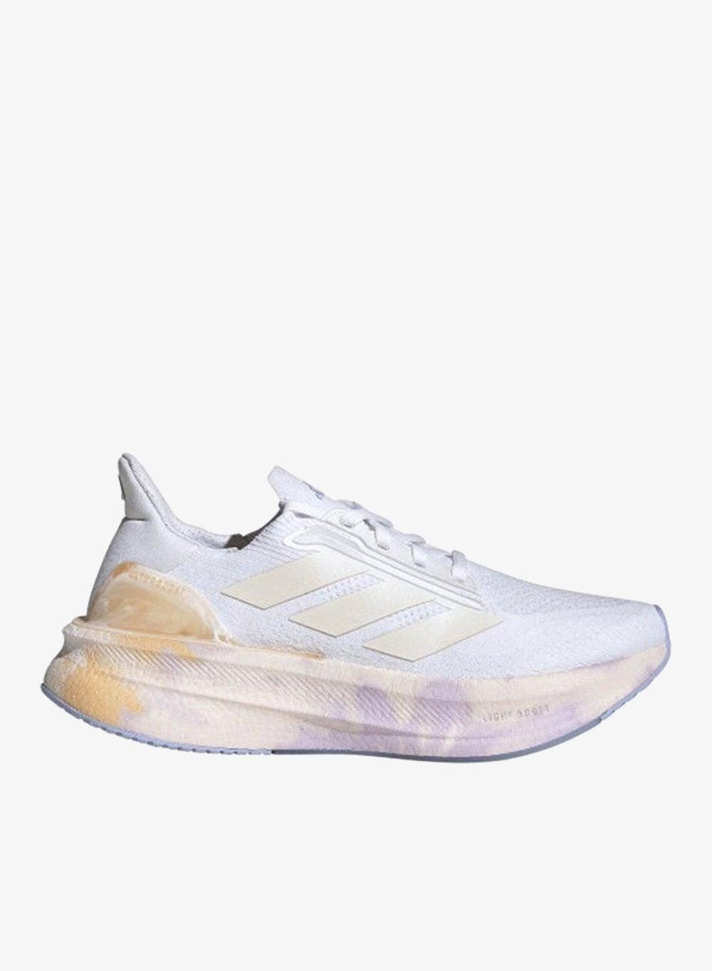 Ultraboost 5X W: Elevate Your Run with Premier White Comfort - Image 1
