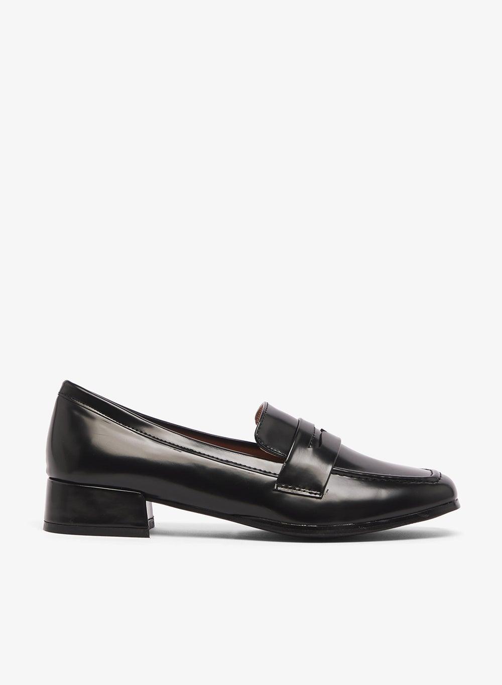 F90155Am1 Elegant Black Patent Loafers for Sophisticated Style - Image 1