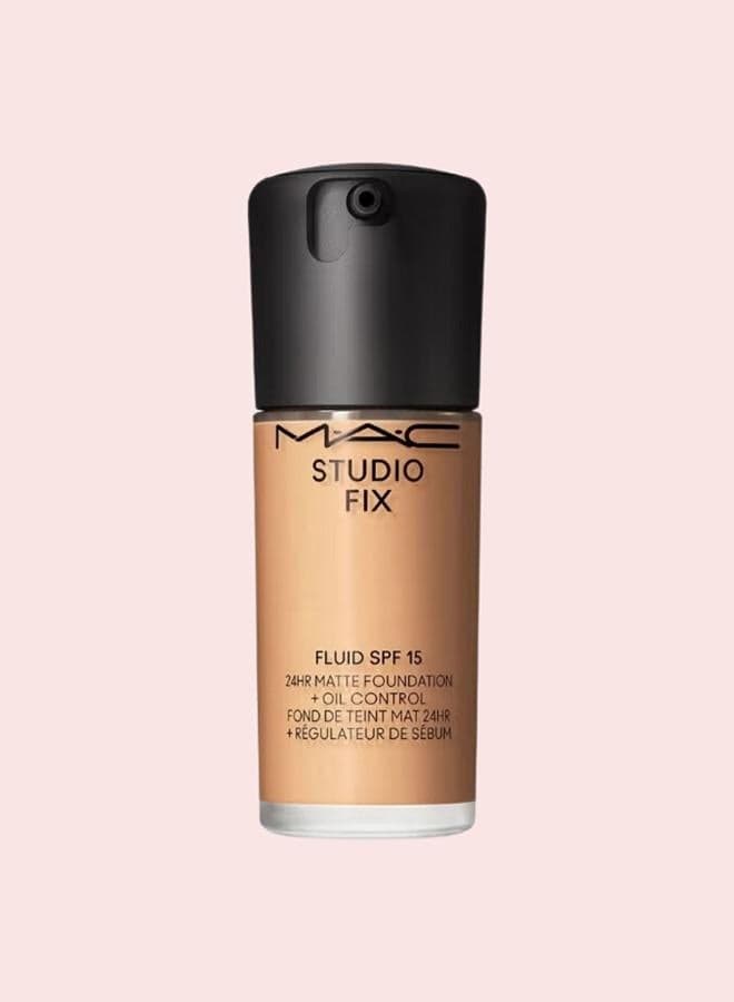 Studio Fix Fluid Matte Finish SPF 15 - NC30 - Image 1