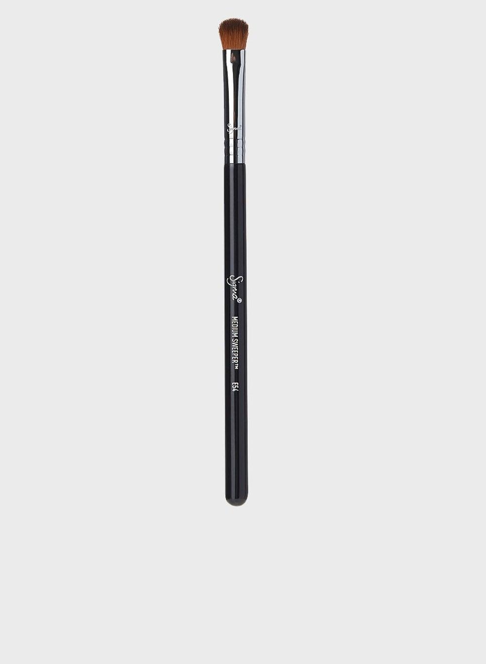Sigma Beauty E54 Medium Sweeper Eye Brush - Image 1