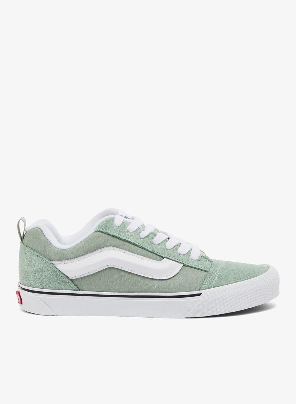 Knu Skool D6Zemw: Elegant Low-Top Sneakers in Gray Olive - Image 1