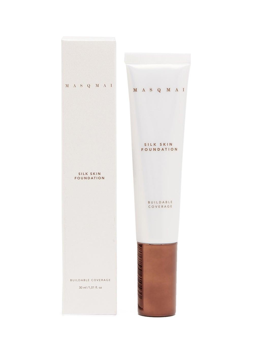 Silk Skin Warm Beige Foundation - Flawless Radiance - Image 1