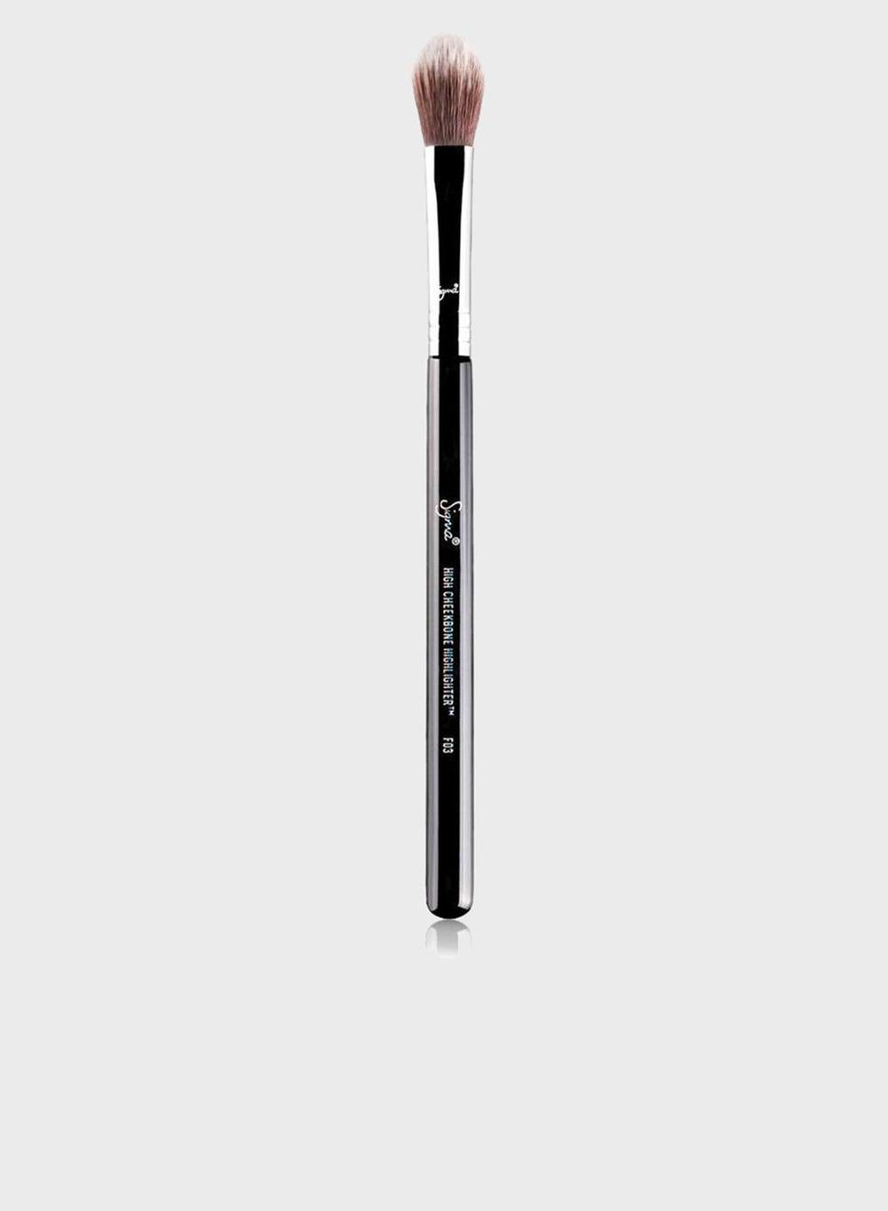 Luminous Precision: Cheekbone Highlighter Brush - Image 1