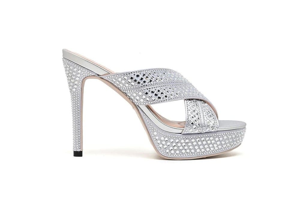 Chic Elegance High-Heeled Sandals with Refined Details - Image 1