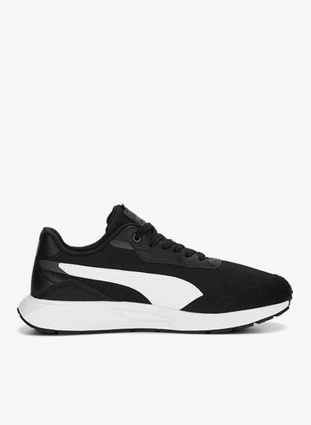 Runtamed 38923601: Elegance on the Move - Image 1