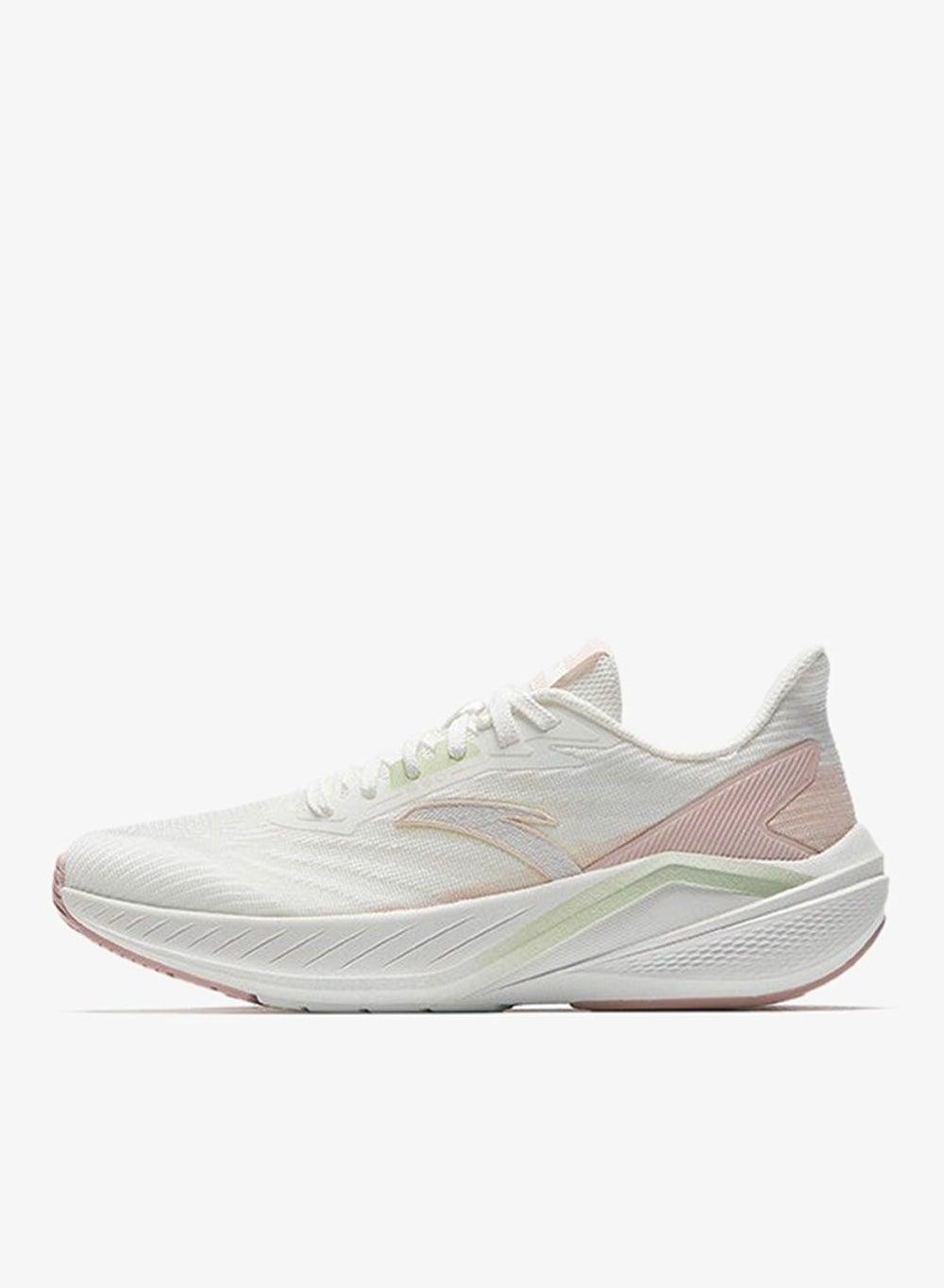 Sting Women's Low Top Running Shoes in White - Image 1