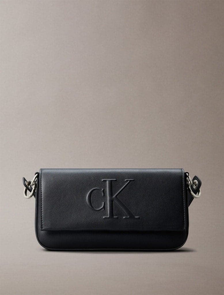 Calvin Klein Jeans Elegant Logo Shoulder Bag for Women - Image 1