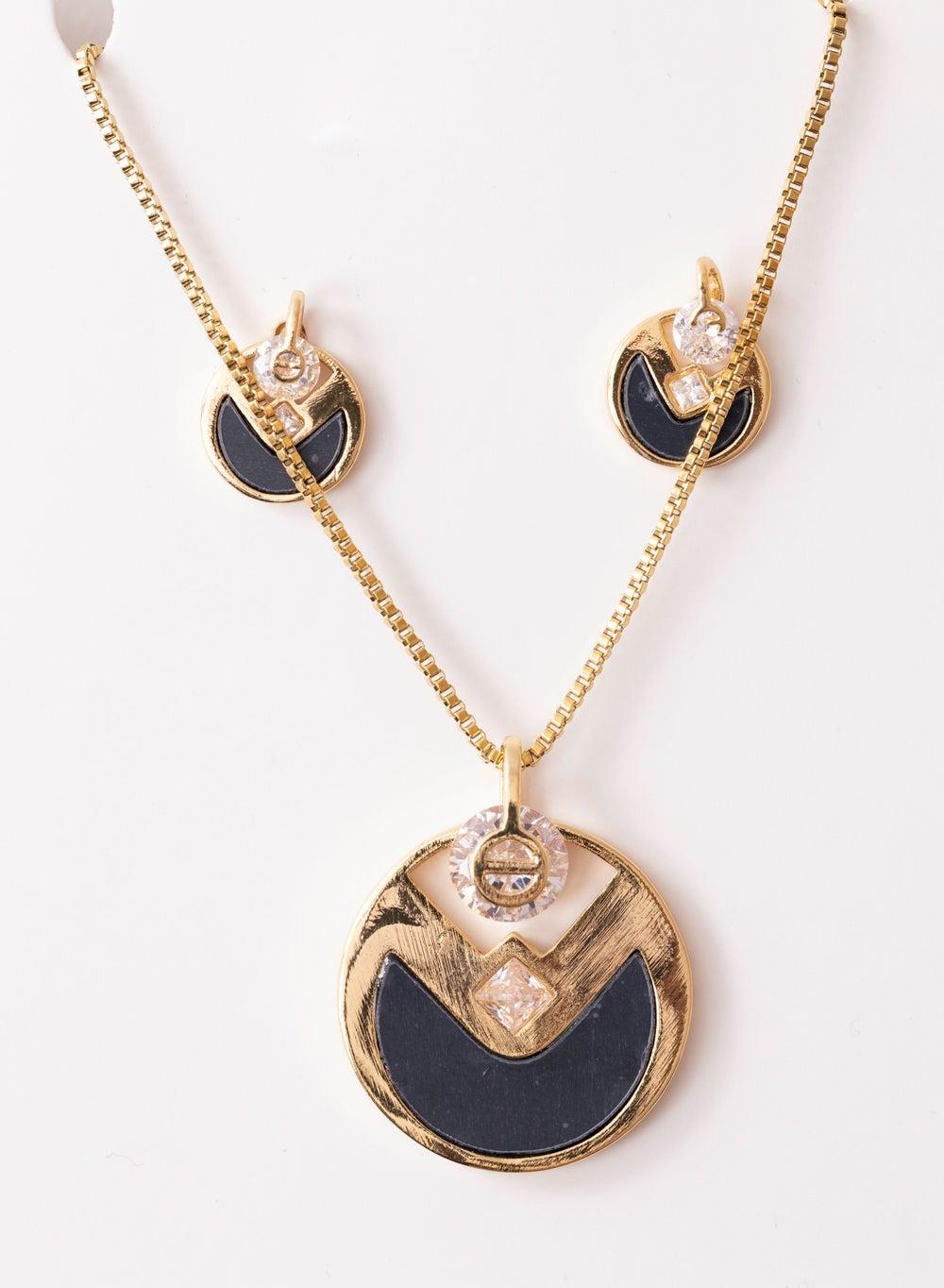 AMICA Elegant Jewelry Set: Necklace & Earring Duo - Image 1