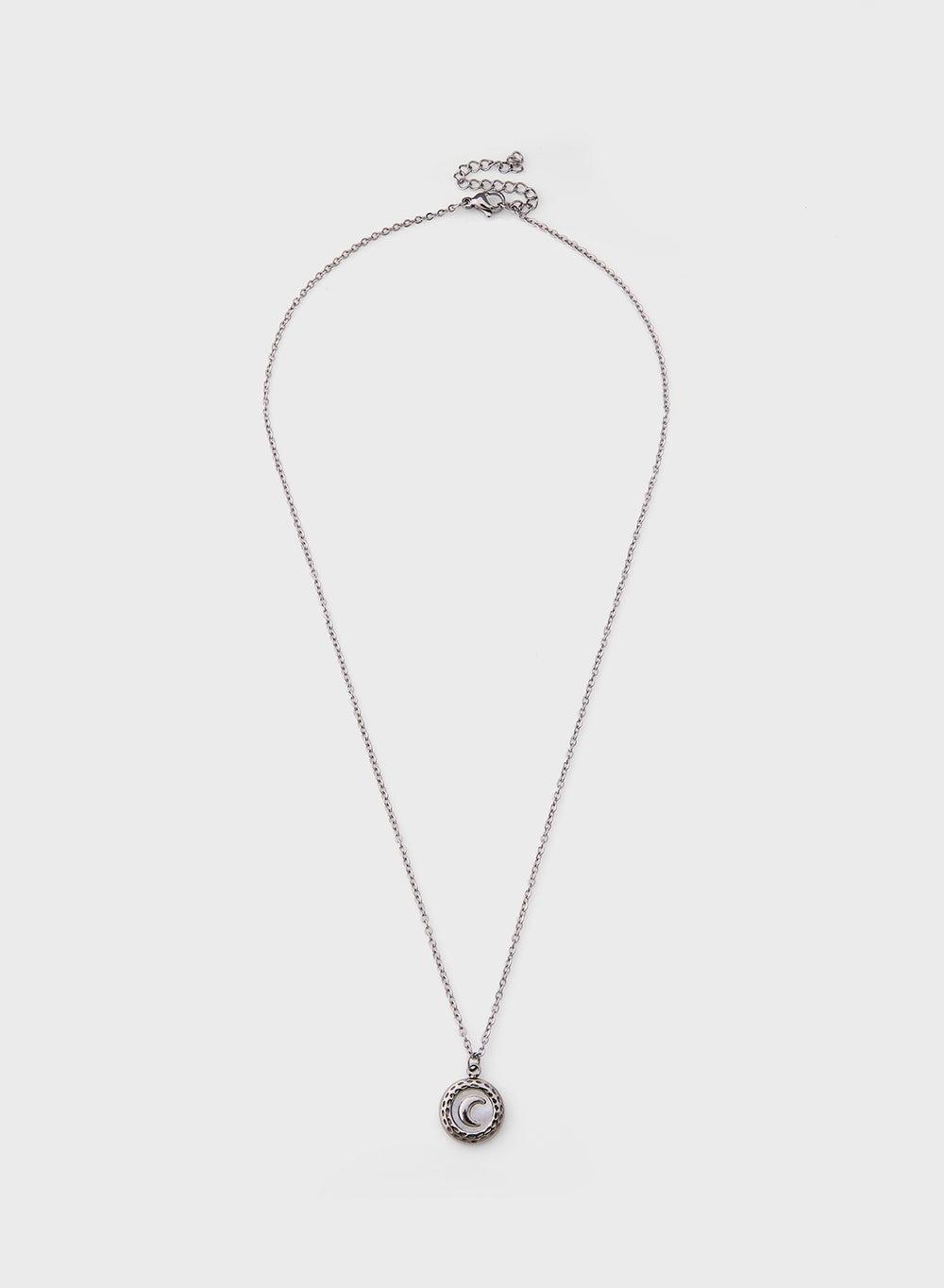 Staurtz Crescent Moon Necklace – Elegance for Every Occasion - Image 1