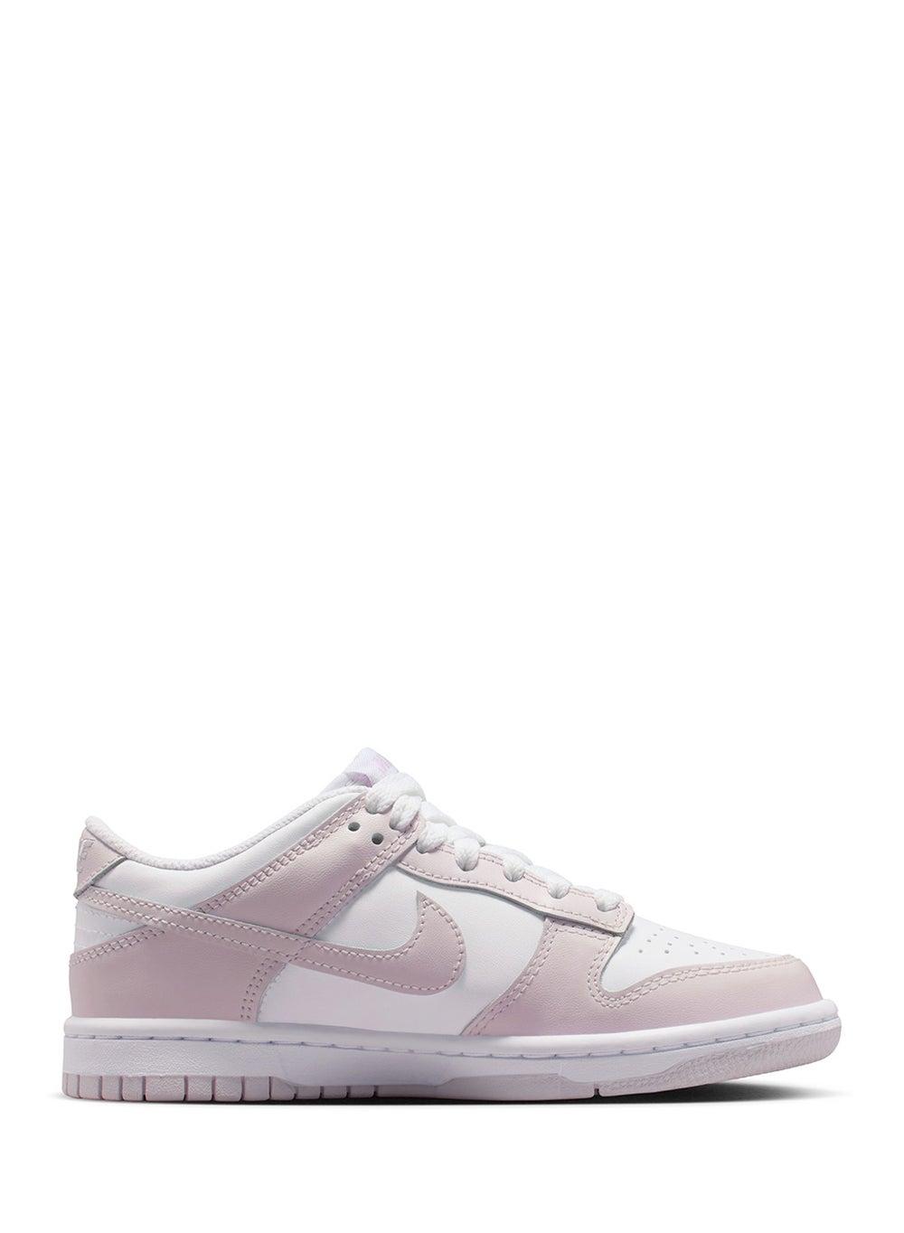 Nike Dunk Low FB9109 128: Sleek Lifestyle Sneakers for Boys - Image 1