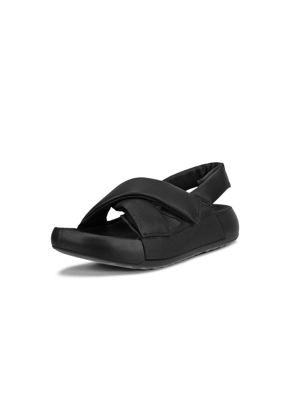 ECCO Cozmo PF W Black: Elegant Plateau Flat Sandals - Image 1
