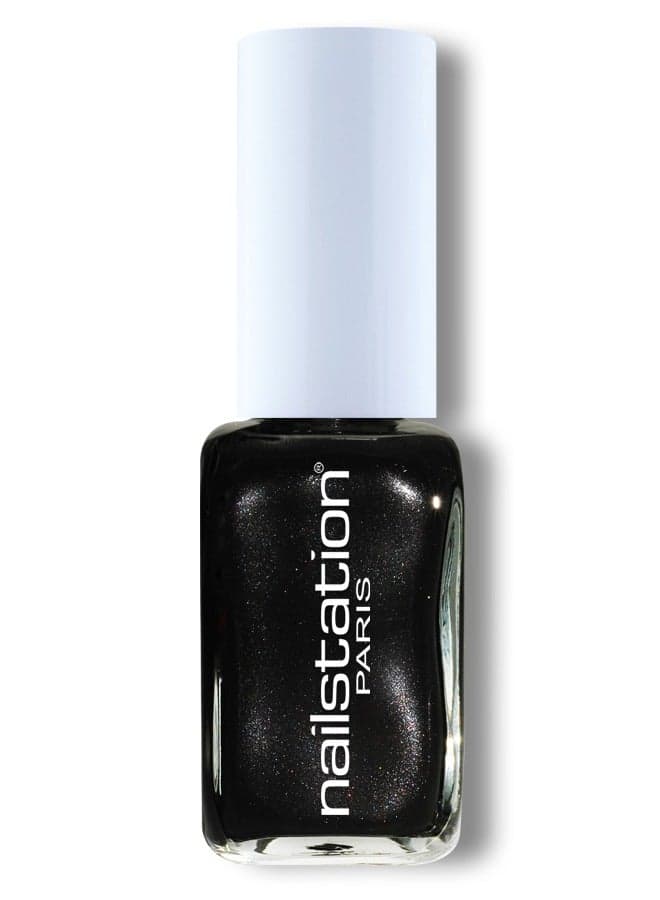 Glossy Obsidian Nail Polish: Radiant & Long-Lasting - Image 1