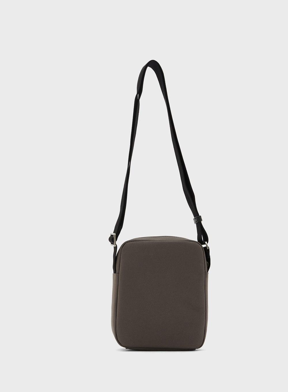 CALVIN KLEIN Men's Sleek Casual Reporter Bag - Image 1