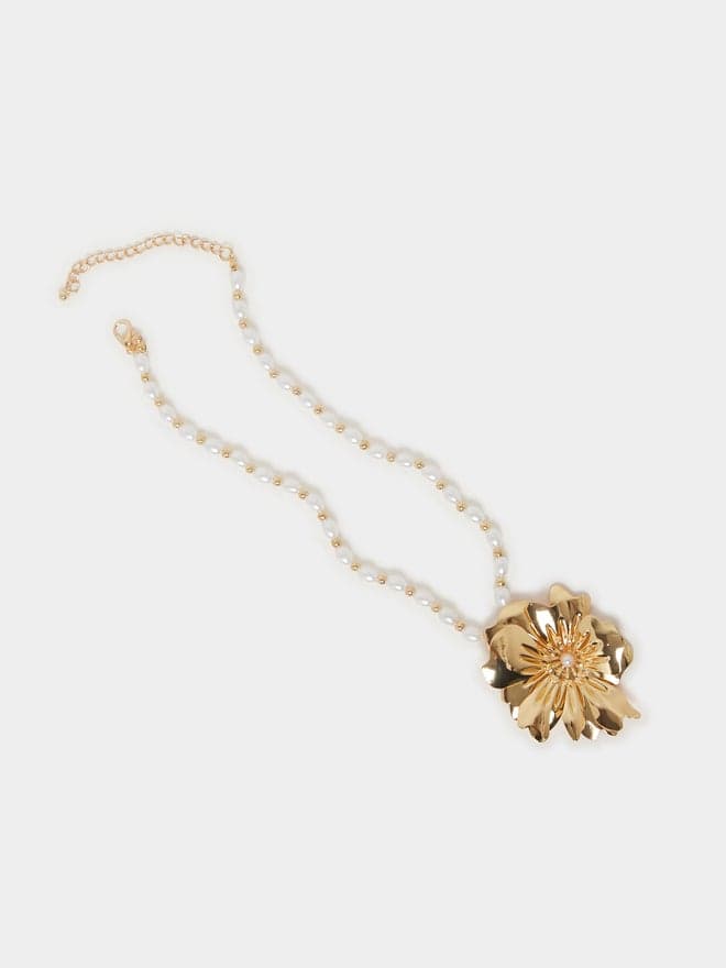 Elegant Styli Flower Pendant Necklace - Timeless Accessory - Image 1