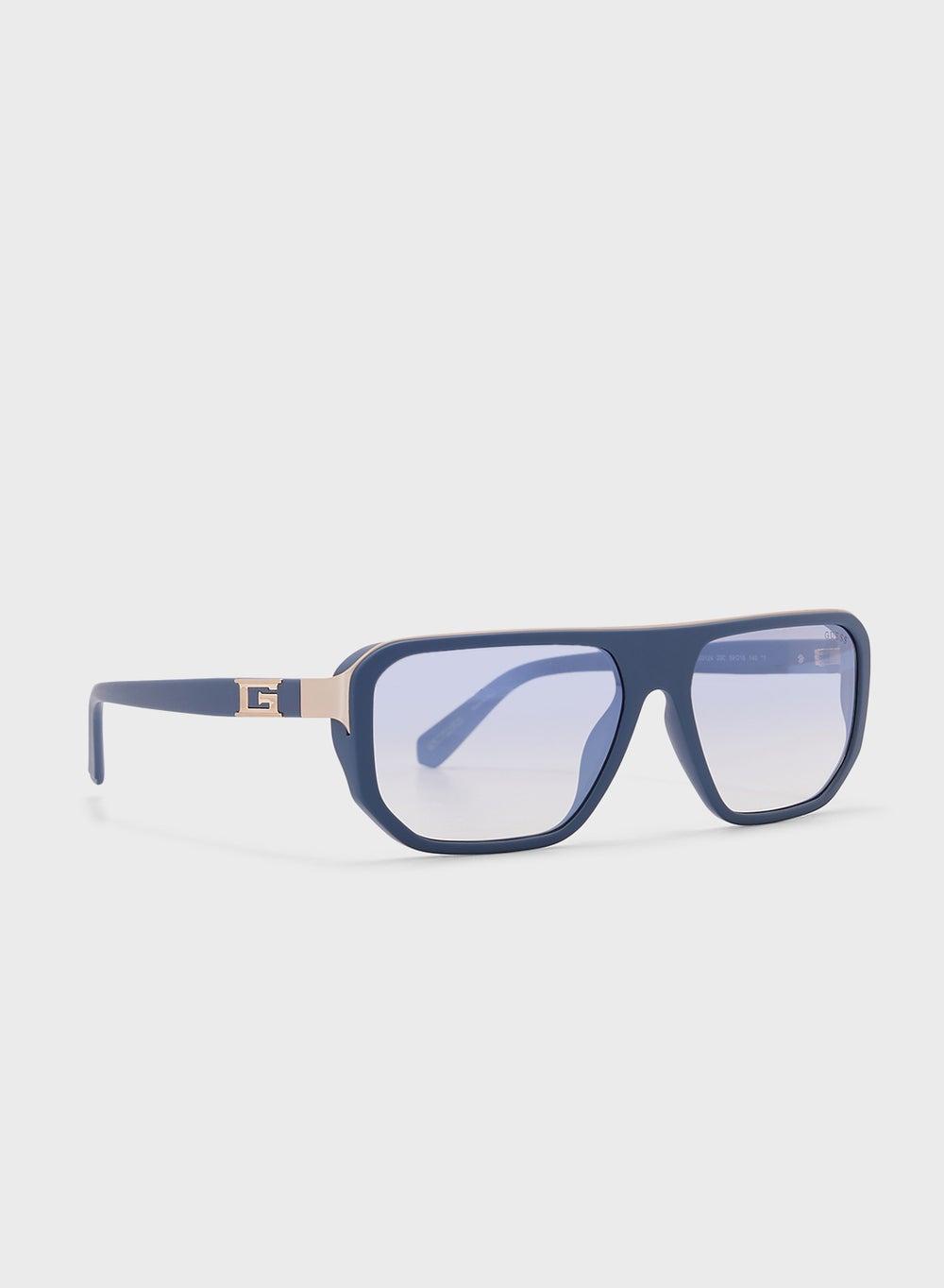 GUESS Men's Polarized Wayfarer Sunglasses with UV Protection - Image 1