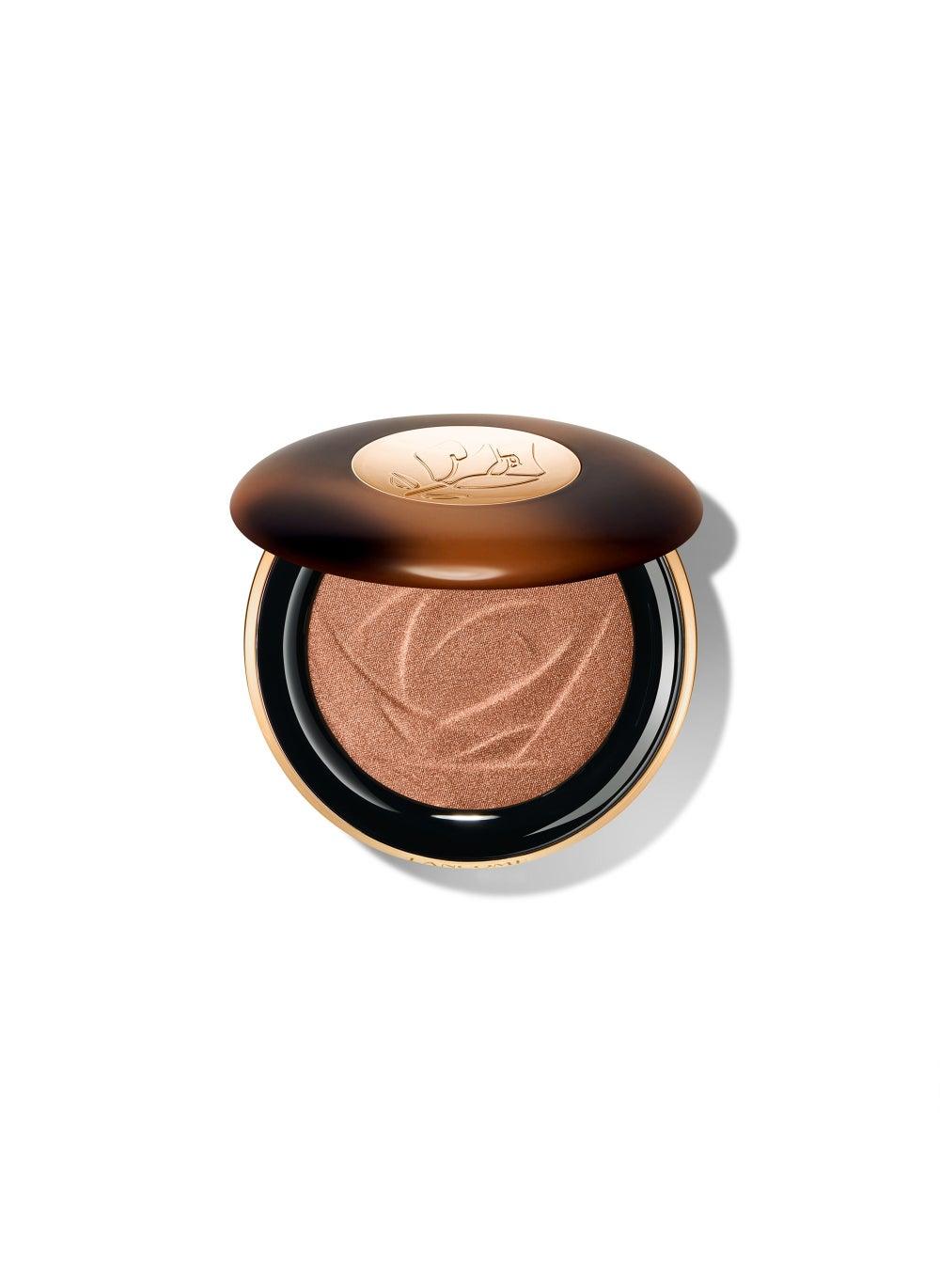 Radiant Glow C.E Highlighter - Skin-Perfecting Magic - Image 1