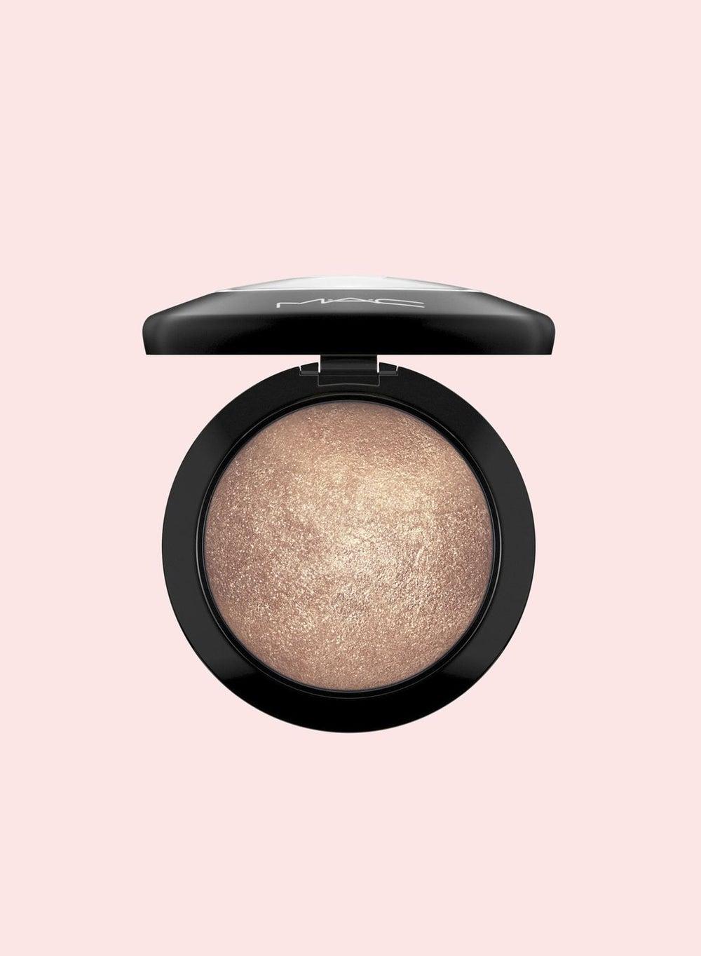 Gold Deposit Radiant Finish Highlighter - Luxe Glow - Image 1