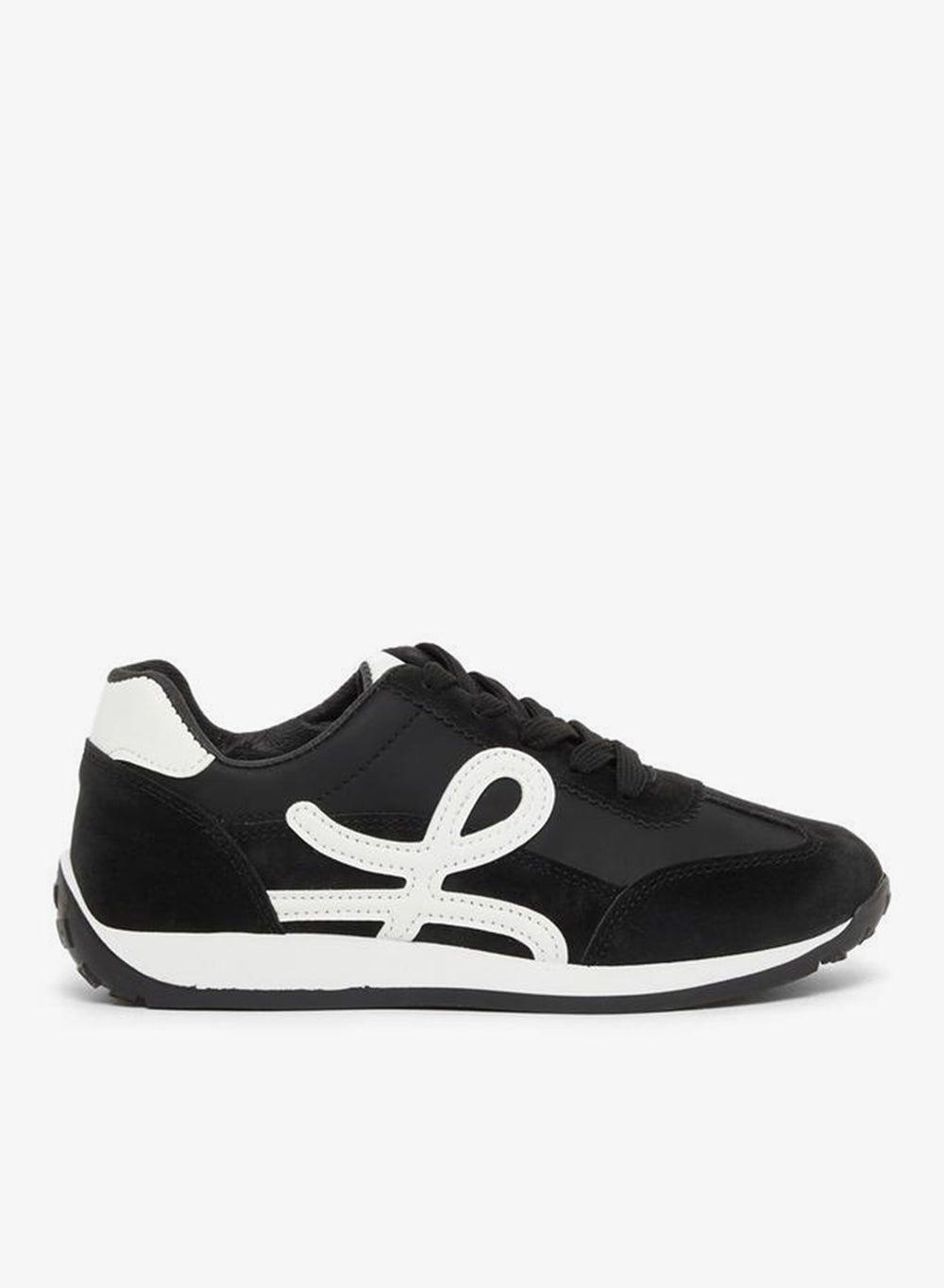 7012682401Black Elegance: Vintage-Inspired Panel Sneaker - Image 1