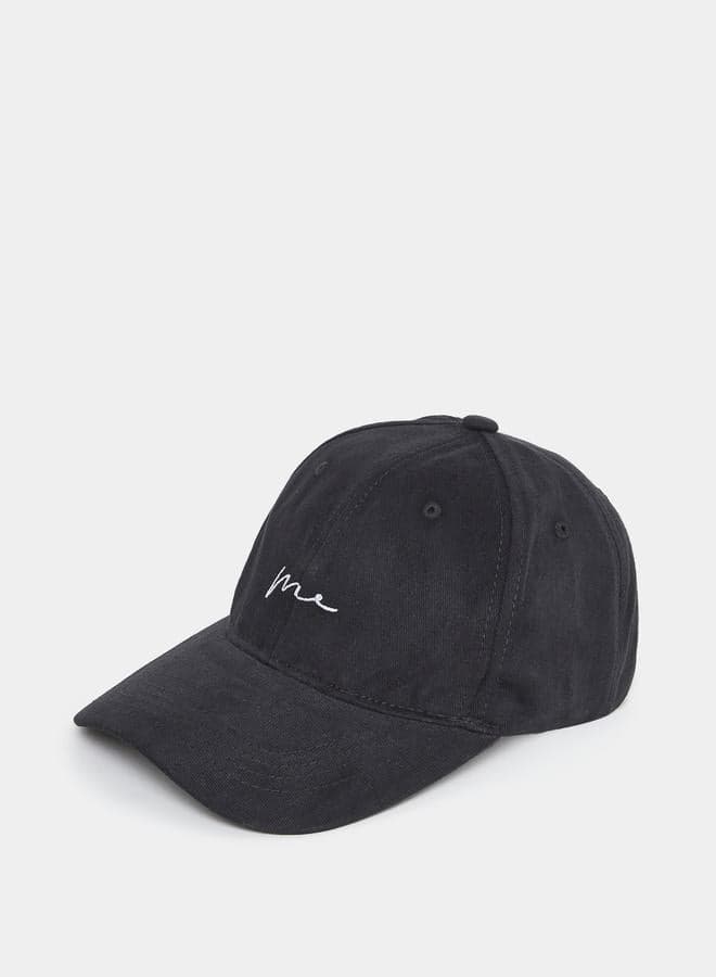 Styli Me Men's Embroidered Baseball Cap: A Touch of Class - Image 1