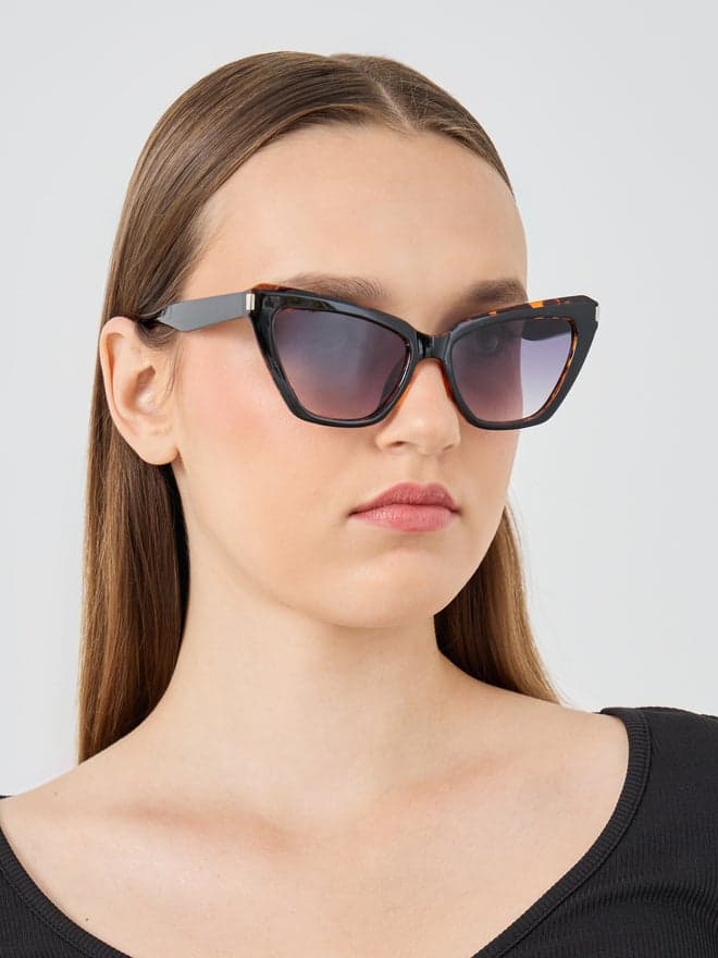 Styli Tortoiseshell Cat Eye Polarized Sunglasses for Her - Image 1