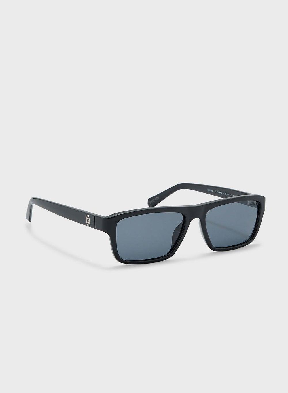 GUESS Spectacle: Elegant Sunglasses for Stylish Women - Image 1