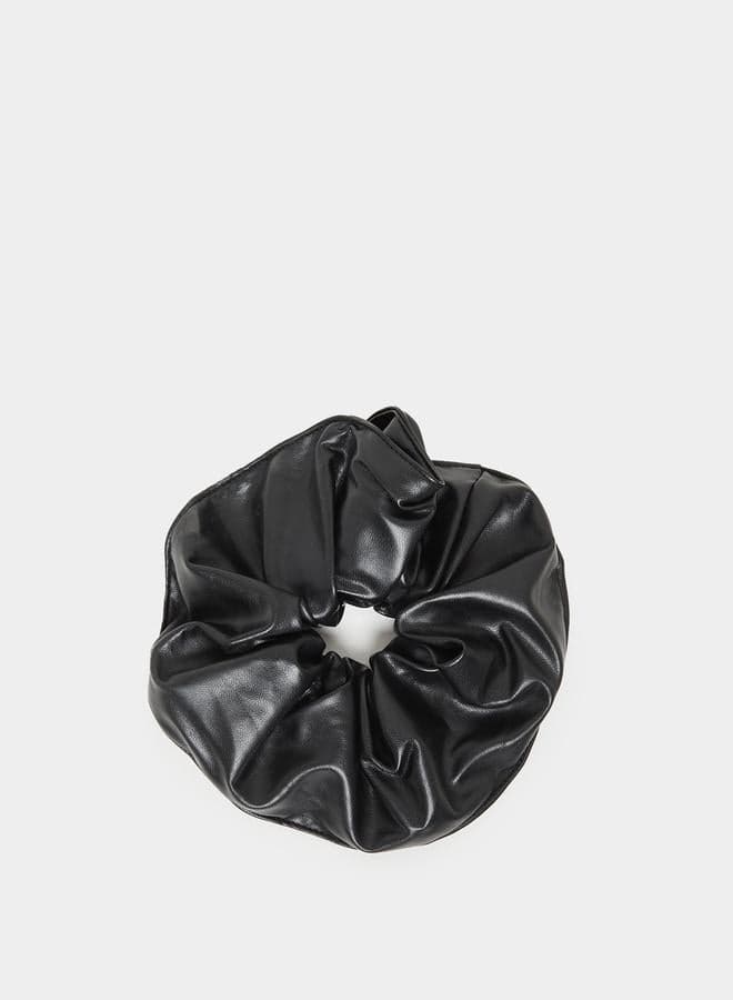 Sleek Chic Scrunchie for Timeless Hair Styling - Image 1