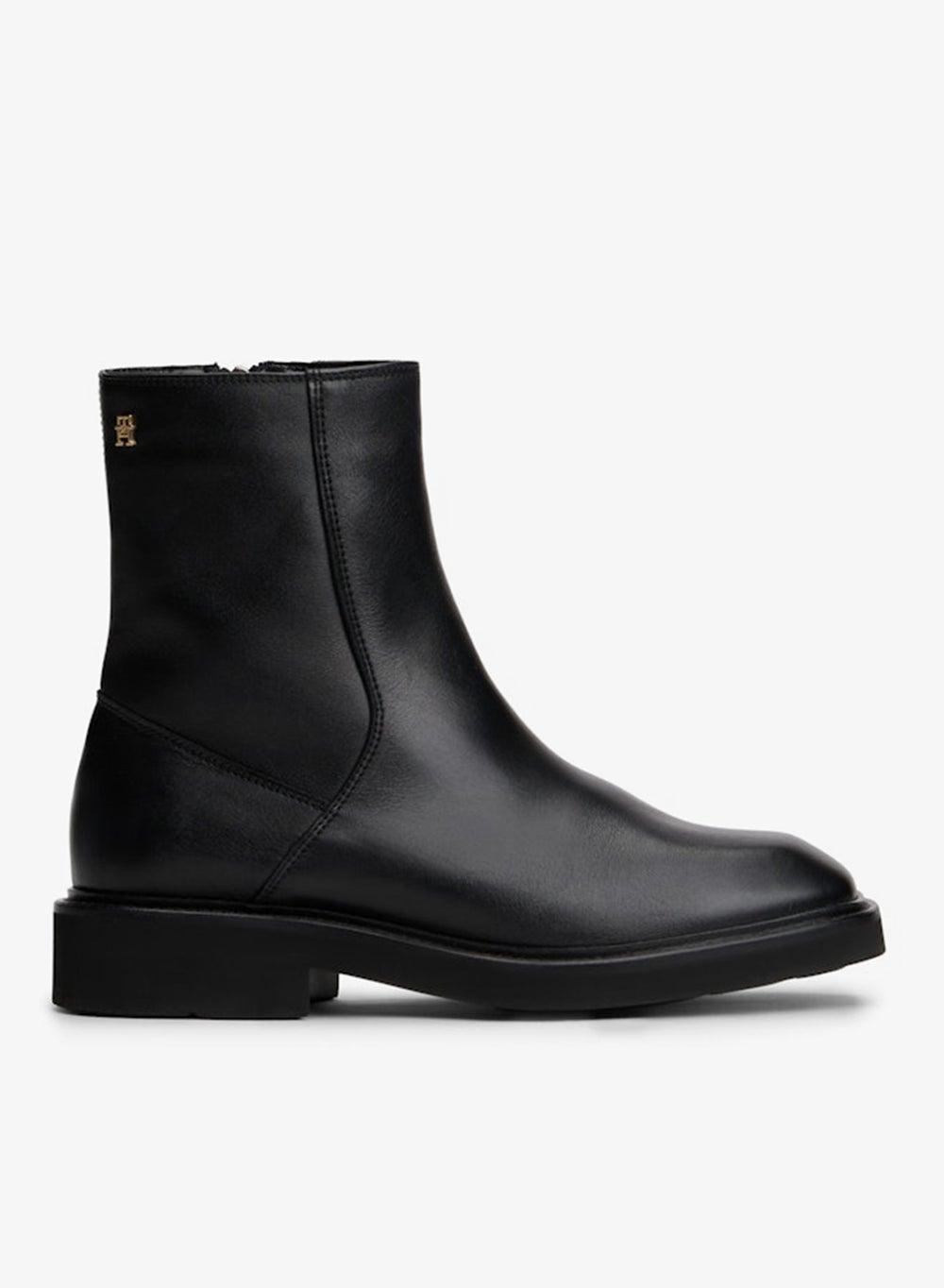 Elegant Fw0Fw09046Bds Black Leather Square Toe Bootie - Image 1