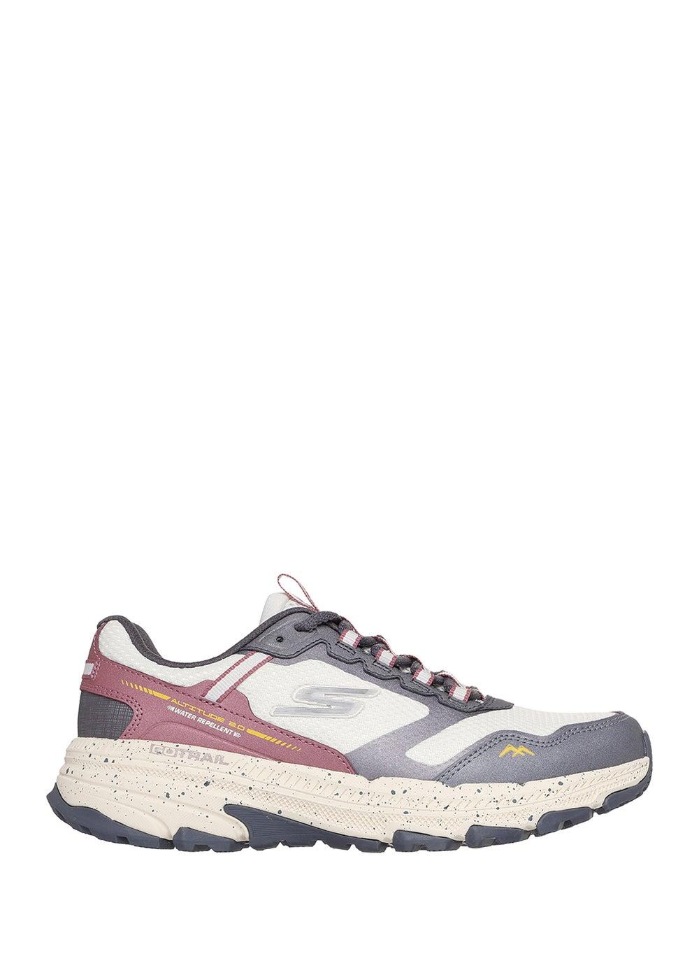 Go Run Trail Altitude 2.0 - Elegant Women's Low Top Runner - Image 1