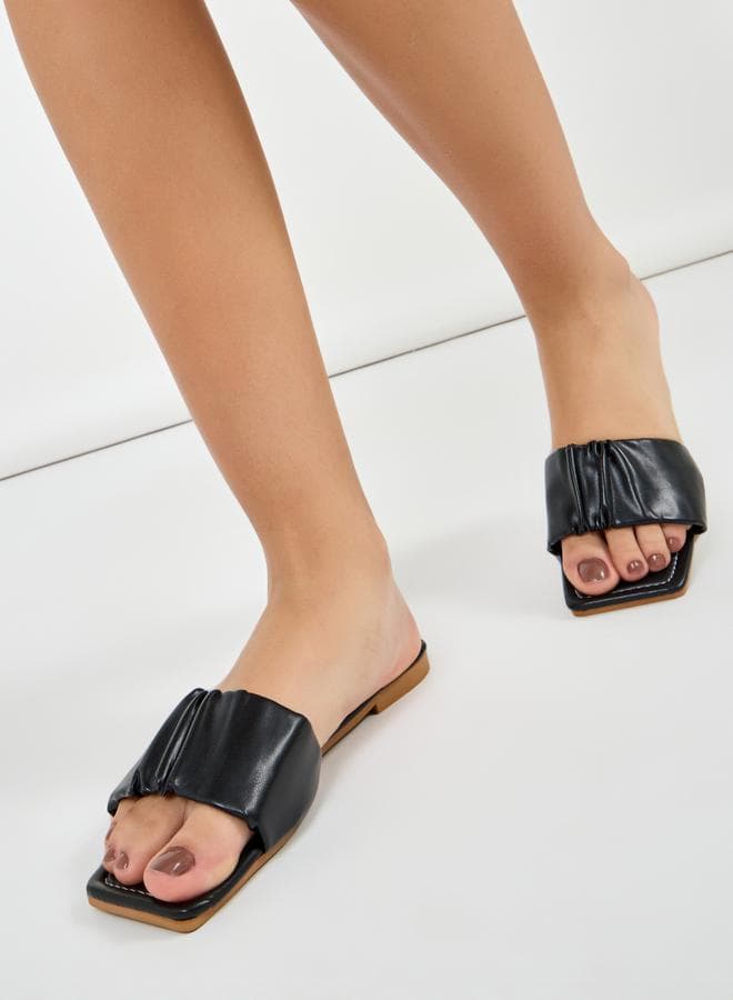 Elegant Cushion Comfort Black Flat Sandals 7010660601 - Image 1