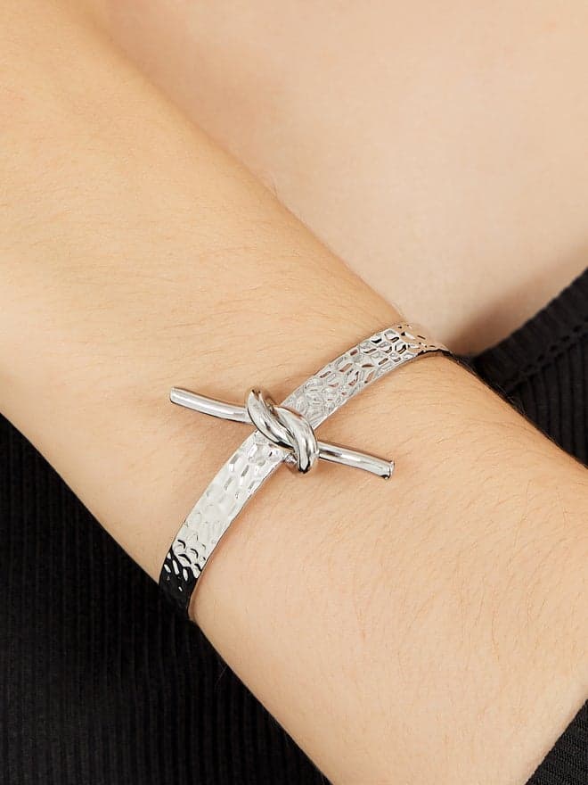 Chic Styli Decorative Knot Cuff Bracelet for Women - Image 1