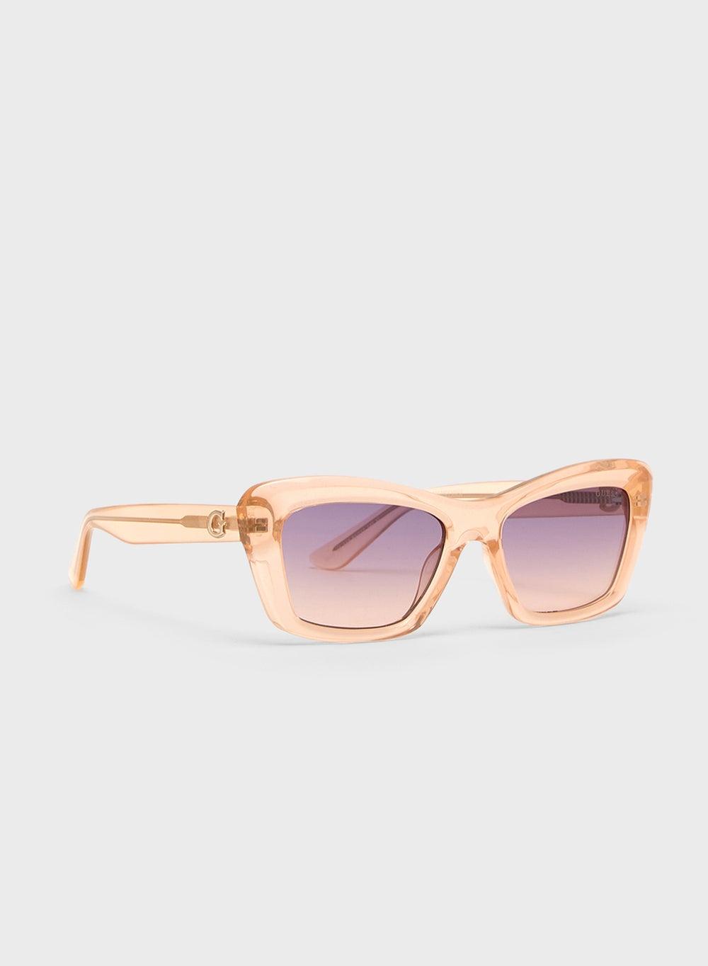 GUESS Chic Rectangle Sunglasses for Sophisticated Style - Image 1