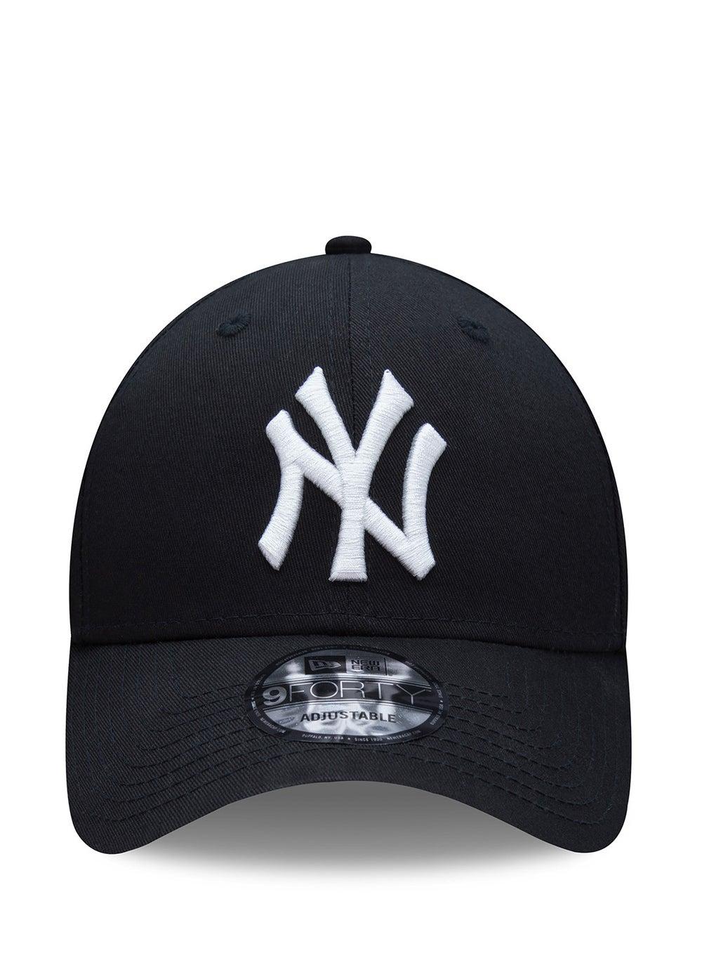 9Forty New York Yankees Luxury Weekend Cap - Image 1