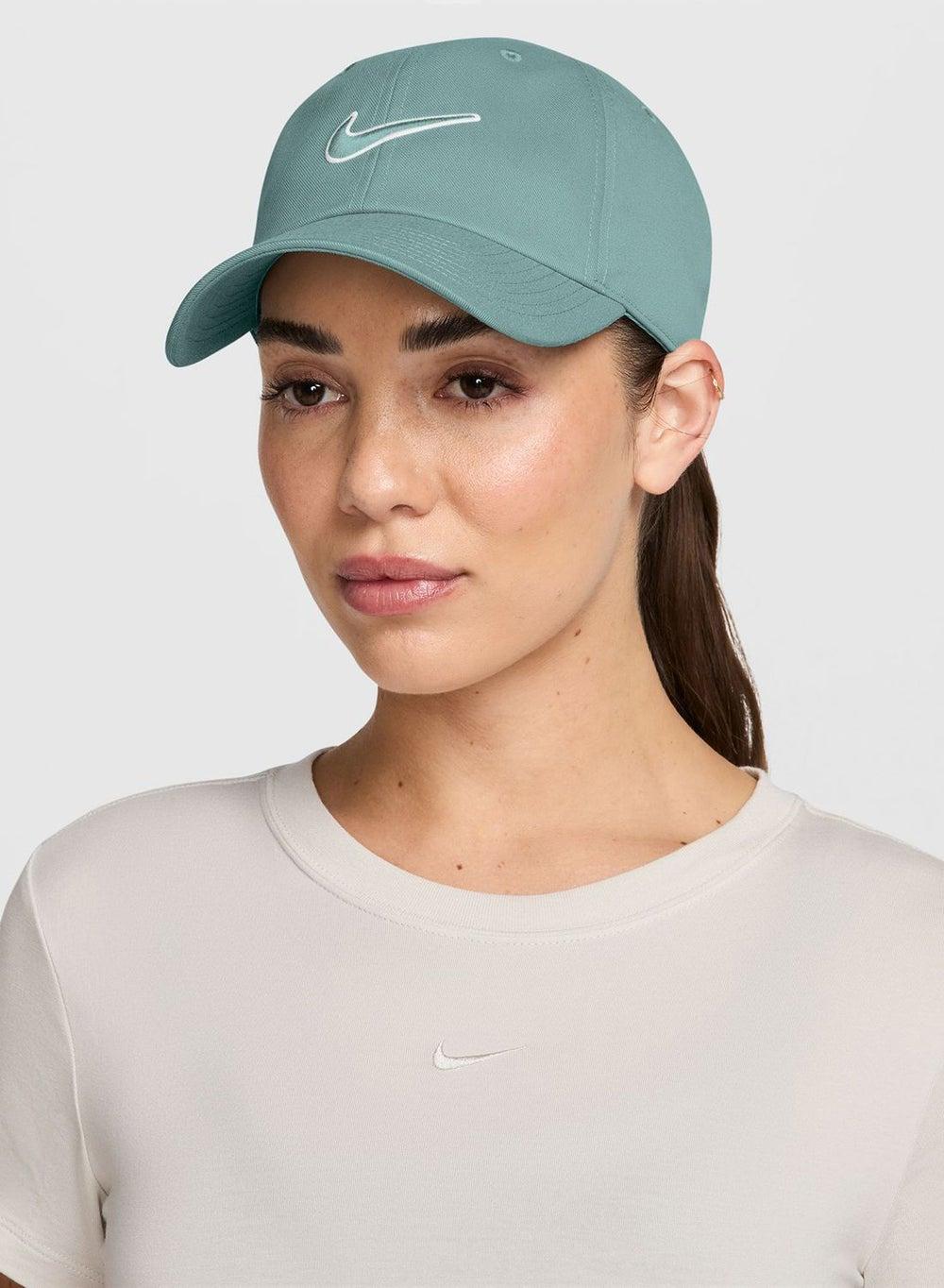 Nike Swoosh Club Cap – A Touch of Classic Sport Elegance - Image 1