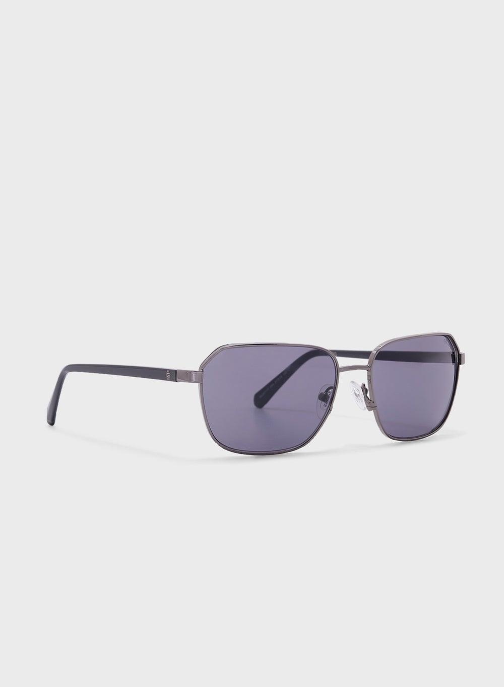 GUESS Men's UV Protected Sleek Metal Sunglasses - Image 1