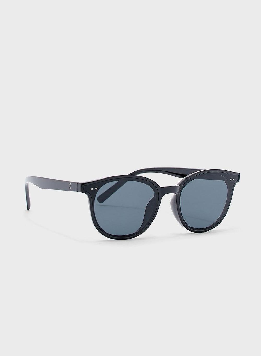Seventy Five Black Cateye Elegance: Sunglasses for Men - Image 1